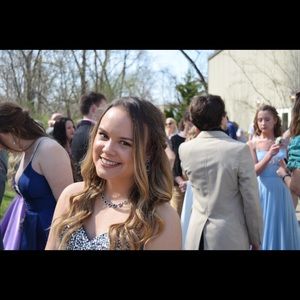 Meet your Posher, Sabrina